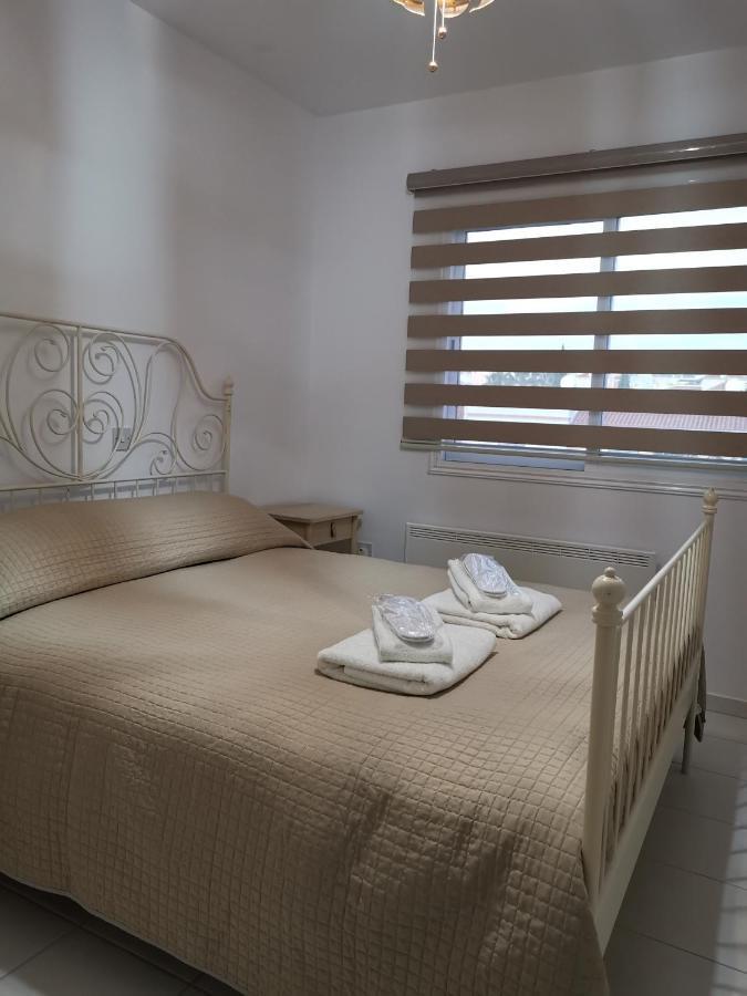 Iris Village, Near Kings Avenue Mall - By Imh Travel & Tours Paphos Eksteriør billede
