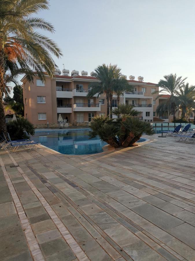 Iris Village, Near Kings Avenue Mall - By Imh Travel & Tours Paphos Eksteriør billede
