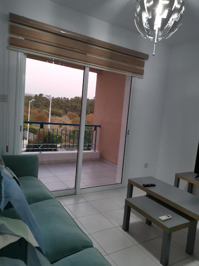 Iris Village, Near Kings Avenue Mall - By Imh Travel & Tours Paphos Eksteriør billede