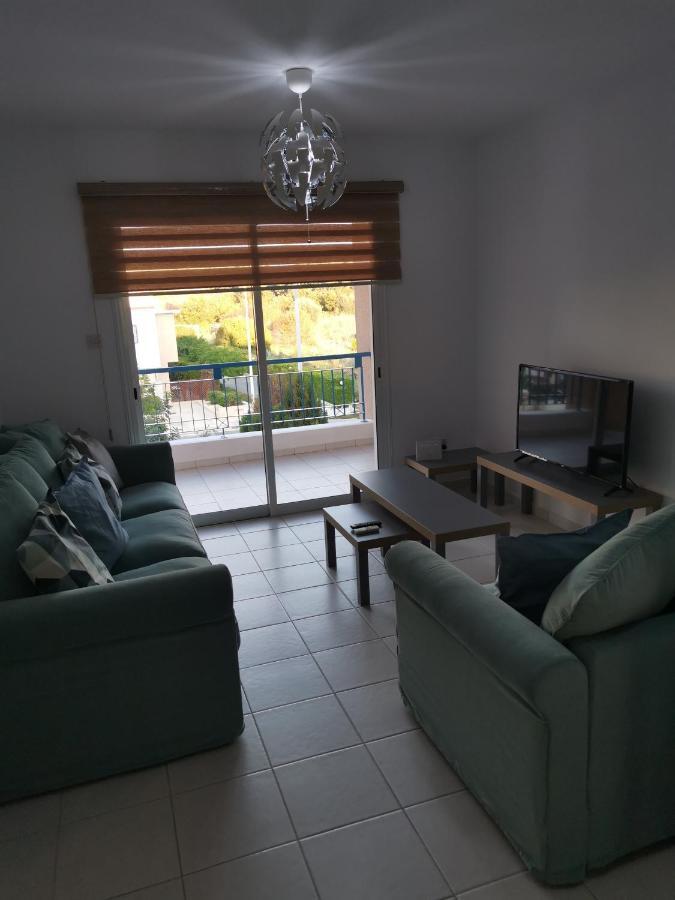 Iris Village, Near Kings Avenue Mall - By Imh Travel & Tours Paphos Eksteriør billede