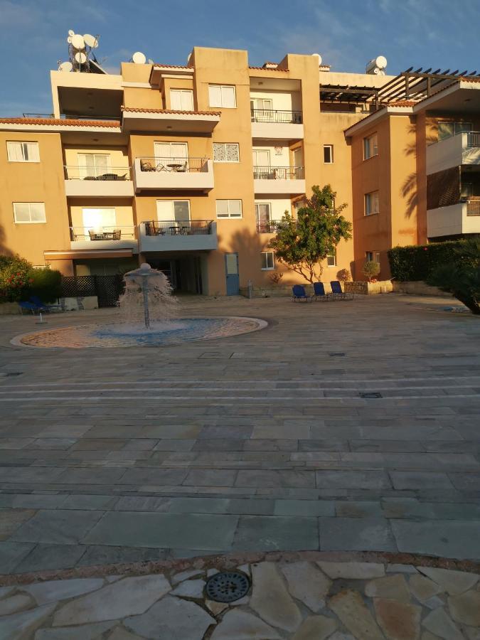 Iris Village, Near Kings Avenue Mall - By Imh Travel & Tours Paphos Eksteriør billede