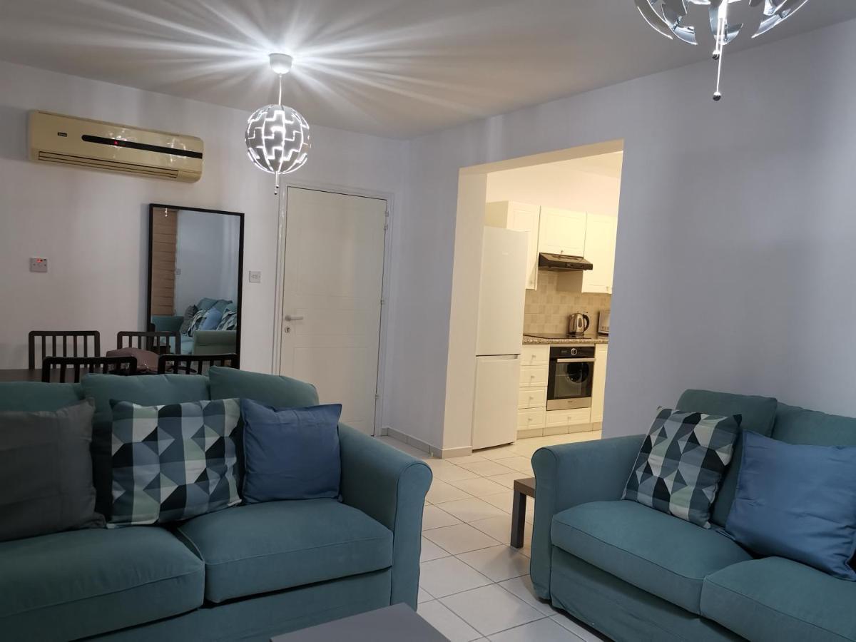 Iris Village, Near Kings Avenue Mall - By Imh Travel & Tours Paphos Eksteriør billede