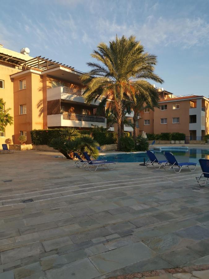 Iris Village, Near Kings Avenue Mall - By Imh Travel & Tours Paphos Eksteriør billede