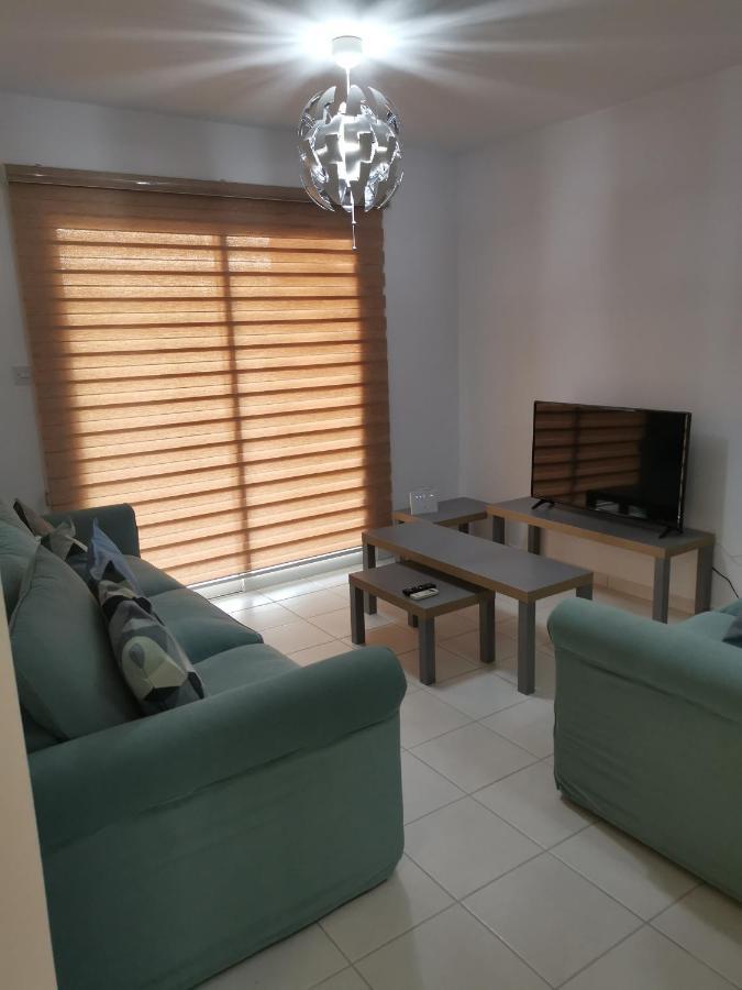 Iris Village, Near Kings Avenue Mall - By Imh Travel & Tours Paphos Eksteriør billede